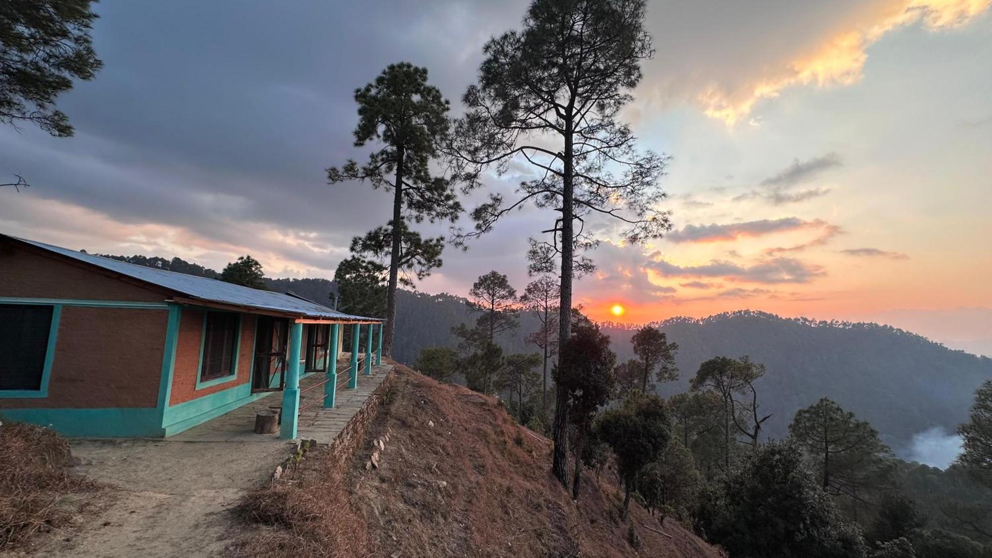 Joshi Cottage Binsar Exterior photo